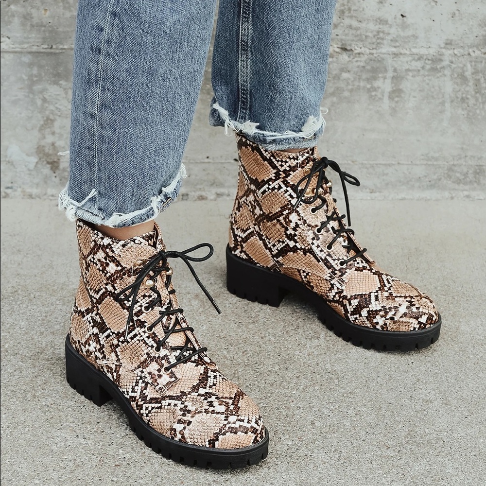 NIB Tan Snake Print Lace-Up Ankle Boots